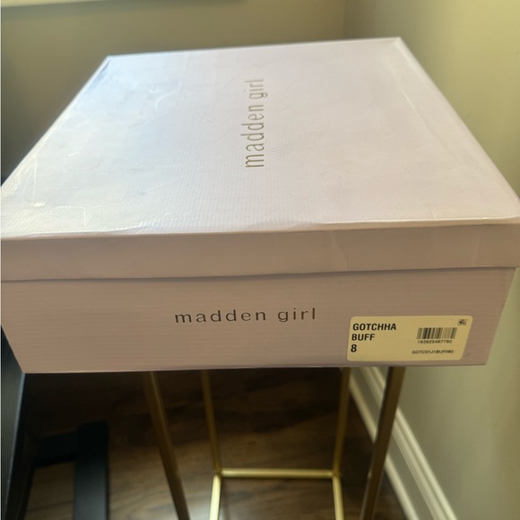 Madden Girl Gotchha Buff booties Size 8. New, never worn. - Picture 5 of 6